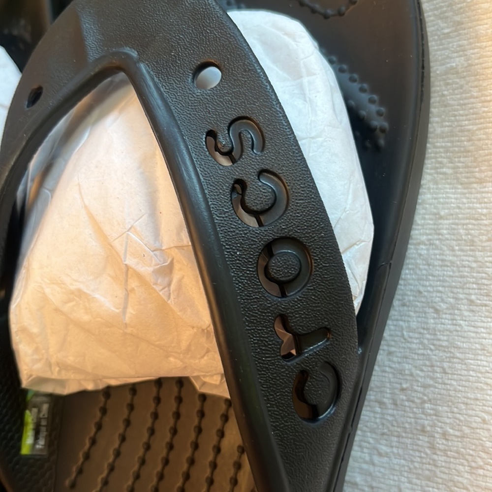 Crocs - Picture 2 of 9